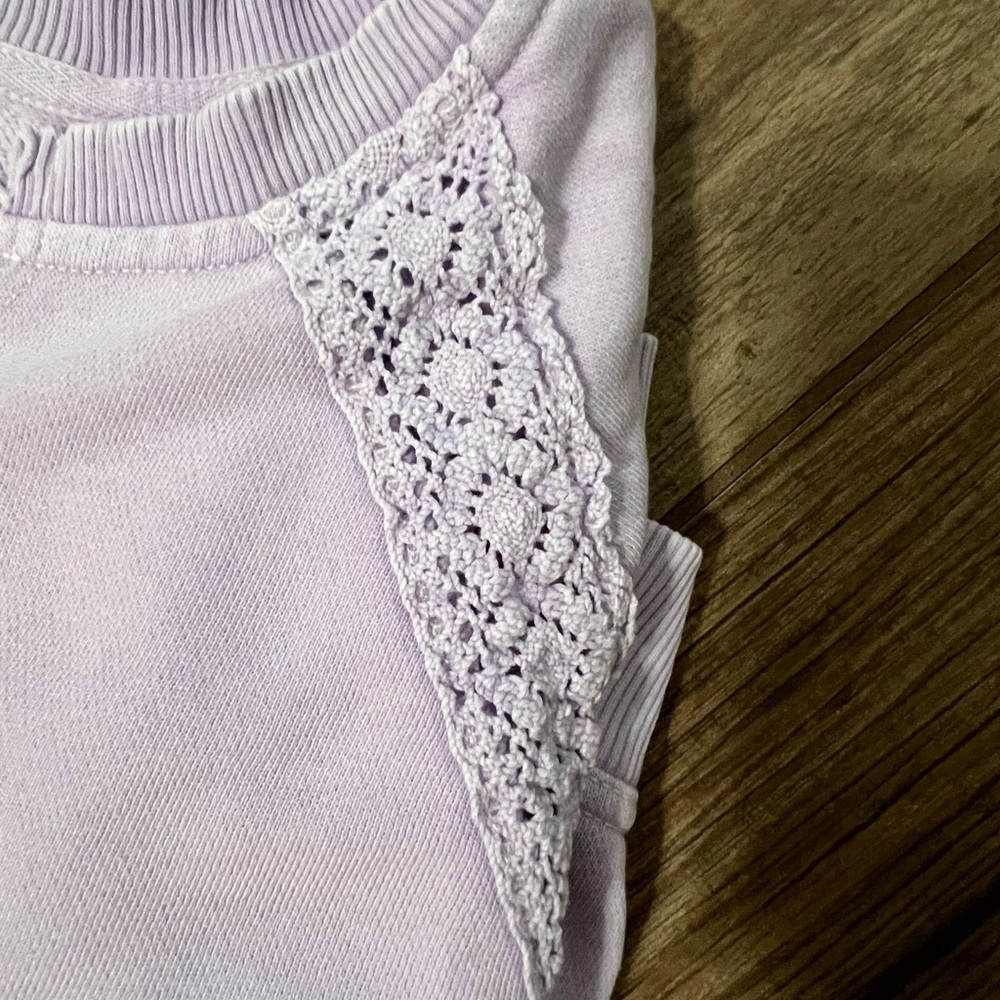 Aerie Hey Crochet Lavender Purple Sweatshirt Medium Excellent Condition - Picture 4 of 6